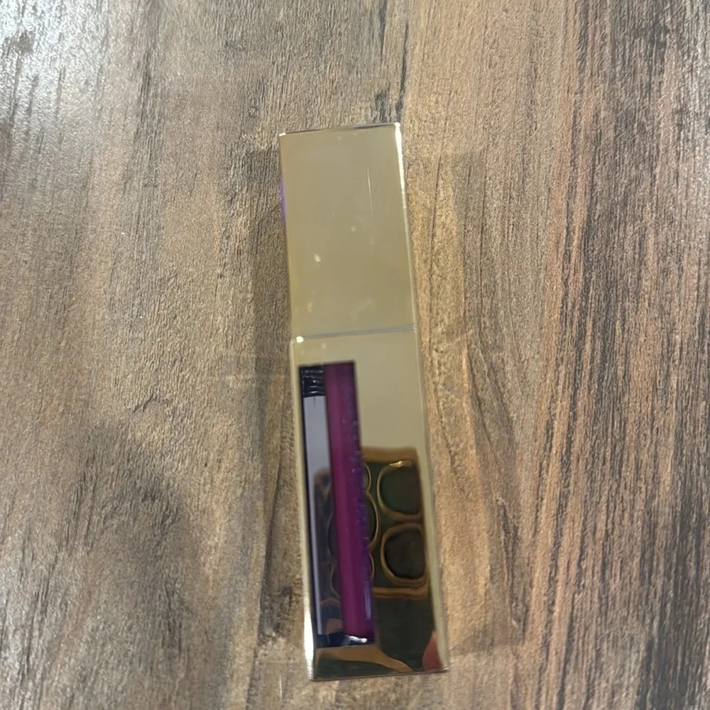 Scott Barnes lipgloss